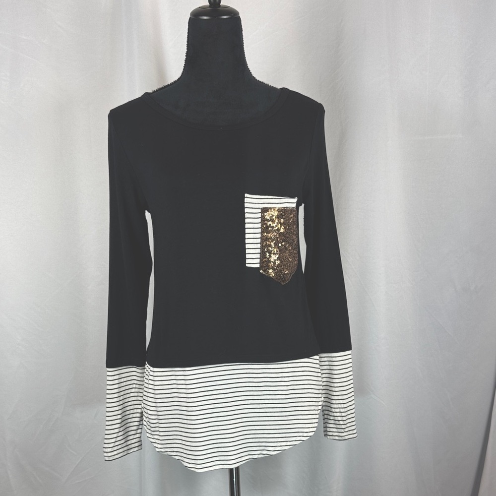 7th Ray Black and White Long Sleeve Top with Gold Sequin Pocket